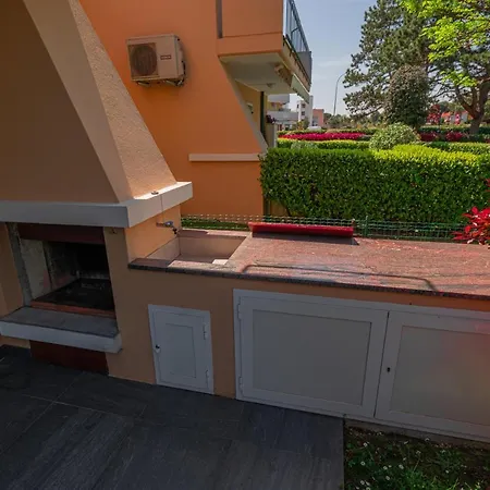 House With Pool And Parking 600M From The Sea דירה *
